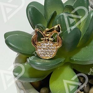 Minnie mouse pendant